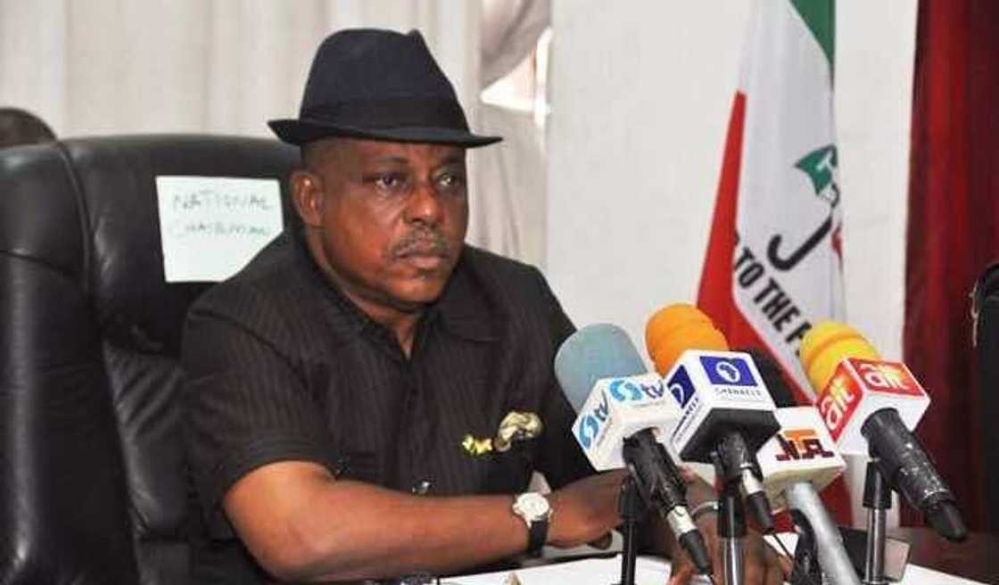 Atiku da Saraki na kitsa kwace PDP daga gwamnoninta, su sake dawo da Secondus Atiku da Saraki na kitsa kwace PDP daga gwamnoninta, su sake dawo da Secondus