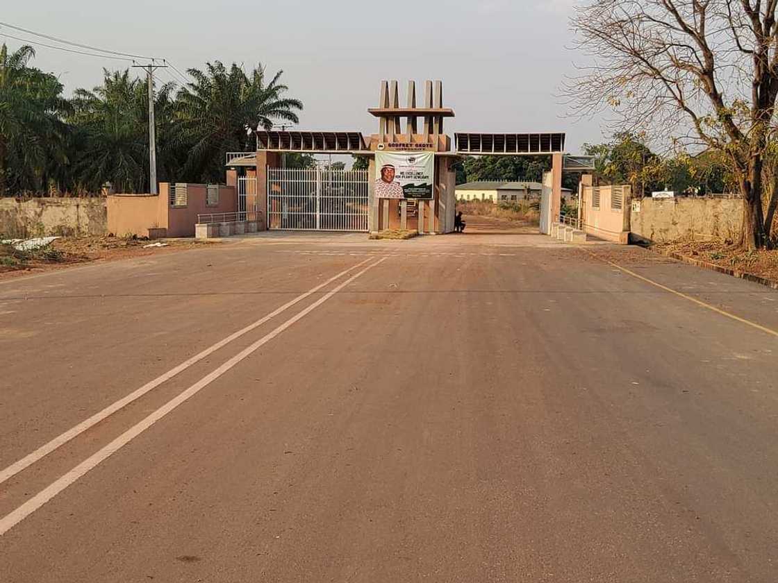 Gov Ugwuanyi inaugurates 12km Ugwuomu Nike-GO Uni Road, amid jubilation