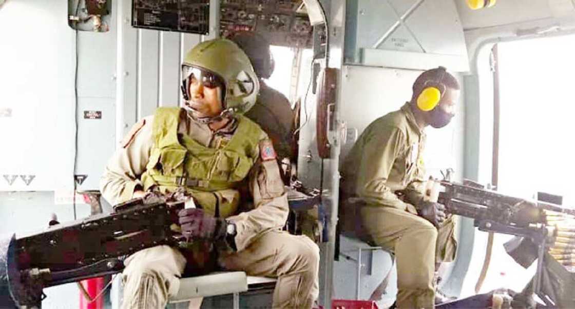 Rundunar sojin sama ta kaddamar da wani sabon aiki na ragargazar 'yan daban daji a Sakkwato Rundunar sojin sama ta kaddamar da wani sabon aiki na ragargazar 'yan daban daji a Sakkwato