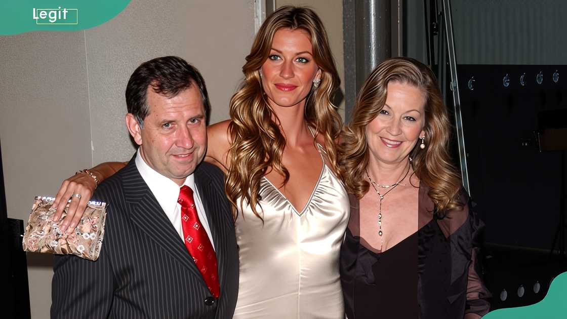 Gisele Bundchen, Vania Bundchen and Valdir Bundchen at the Jacob Javits Centre, New York City
