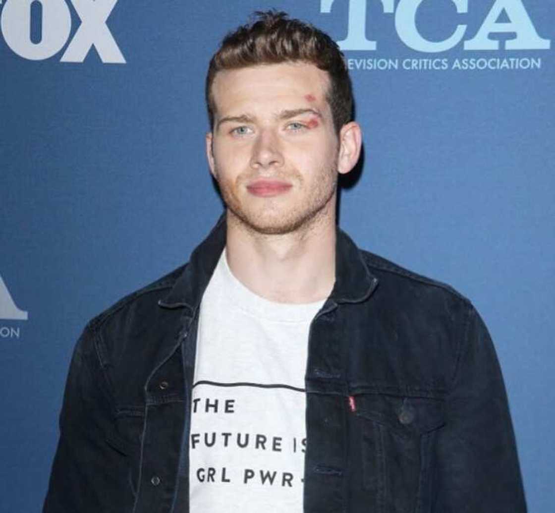 Oliver Stark bio age, height, birthmark, tattoos, girlfriend Legit.ng Oliver Stark bio age, height, birthmark, tattoos, girlfriend Legit.ng