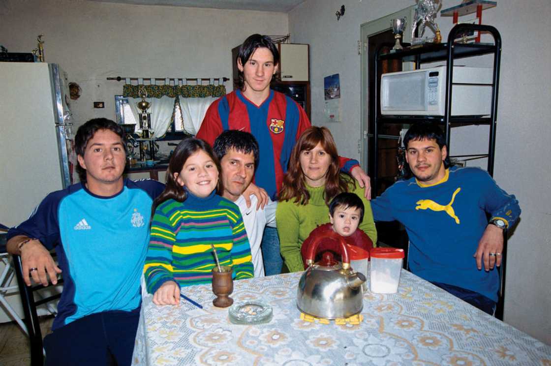 Lionel Messi with his brother Rodrigo, sister María Sol, father Jorge, mother Celia, nephew Tomás and brother Matías during a private photo session for El Gráfico magazine