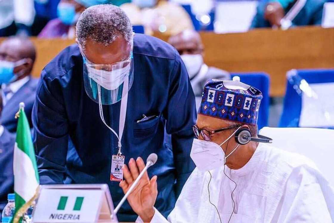 Shugaba Buhari ya bawa shugabannin Afrika shawara a kan maitar son makalewa a mulki Shugaba Buhari ya bawa shugabannin Afrika shawara a kan maitar son makalewa a mulki