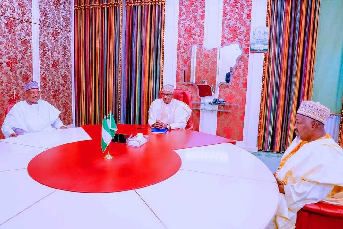 Shugaba Buhari, Badaru da Bagudu. Shugaba Buhari, Badaru da Bagudu.