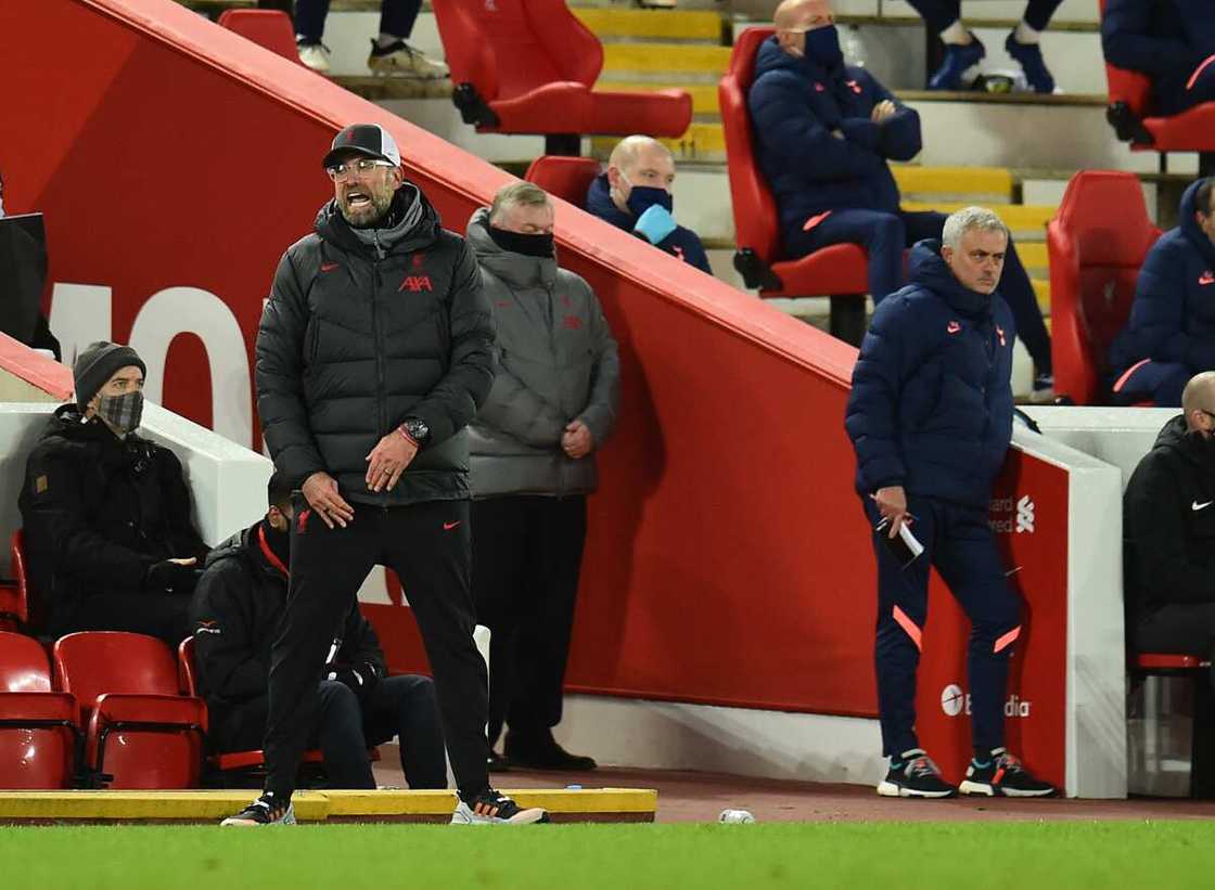 Jurgen Klopp and Mourinho in action Jurgen Klopp and Mourinho in action