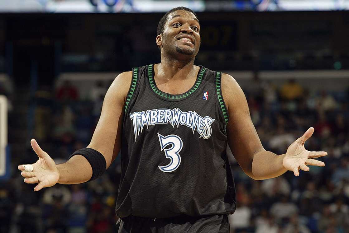 Oliver Miller during the game against the New Orleans Hornets Oliver Miller during the game against the New Orleans Hornets