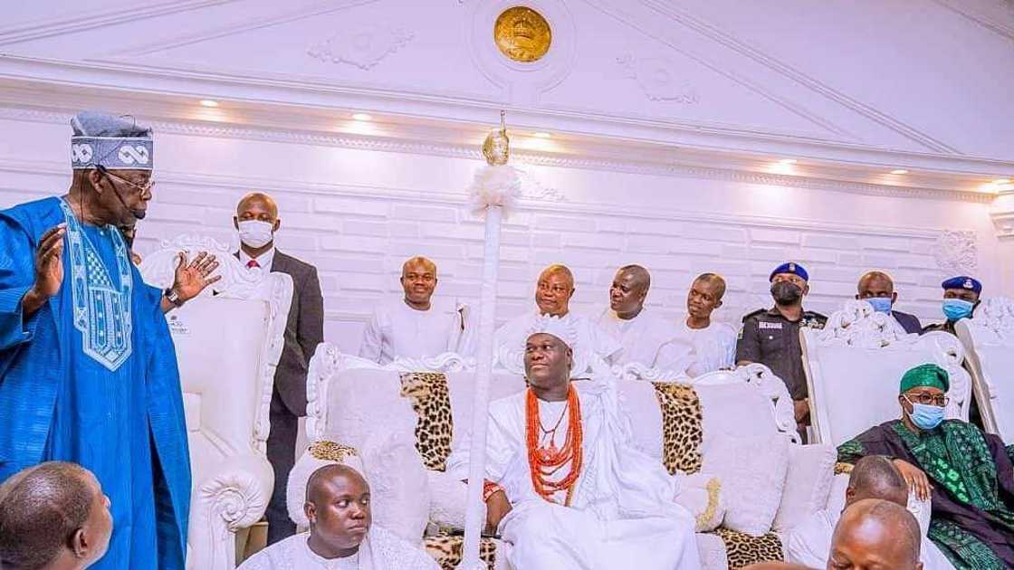 Tinubu: Ex-Lagos Governor Visits Ooni of Ife, Aromolaran, Makes Important Demand for 2023 Tinubu: Ex-Lagos Governor Visits Ooni of Ife, Aromolaran, Makes Important Demand for 2023