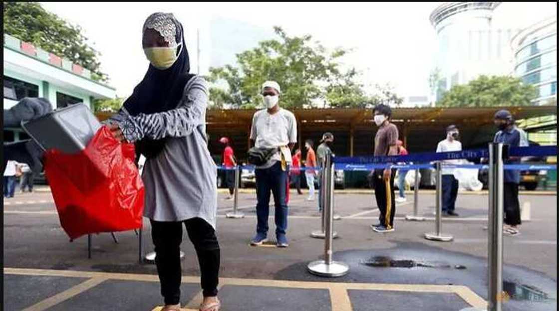 Garin dadi: ATM na rabawa mutane shinkafa a lokacin da ake tsaka da annobar COVID-19 Garin dadi: ATM na rabawa mutane shinkafa a lokacin da ake tsaka da annobar COVID-19