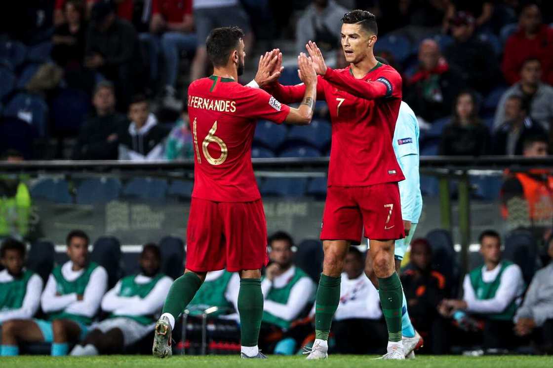 Bruno Fernandes' private chat with Cristiano Ronaldo as Man Utd try to hijack transfer Bruno Fernandes' private chat with Cristiano Ronaldo as Man Utd try to hijack transfer