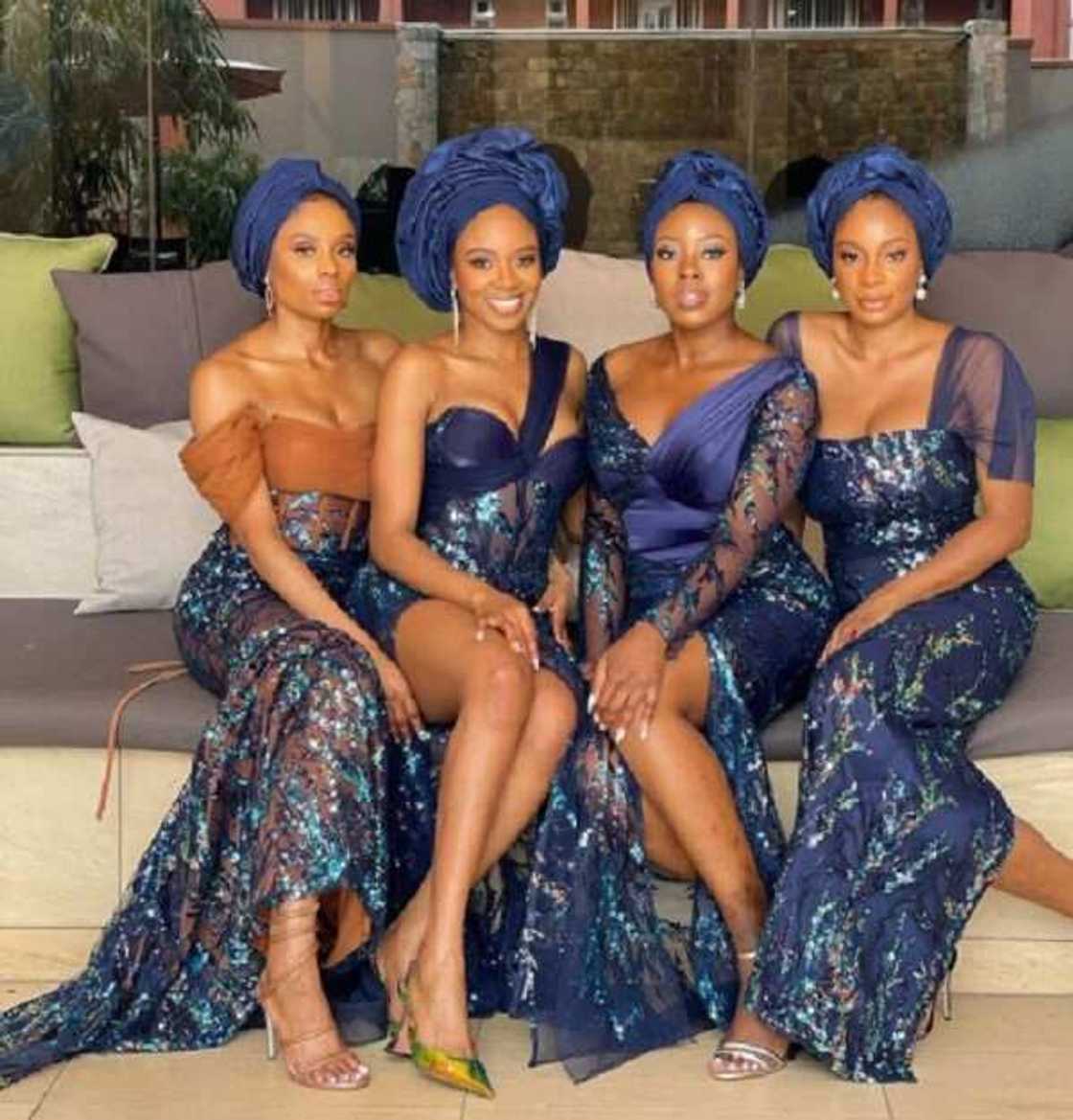 Photos of ladies in asoebi.