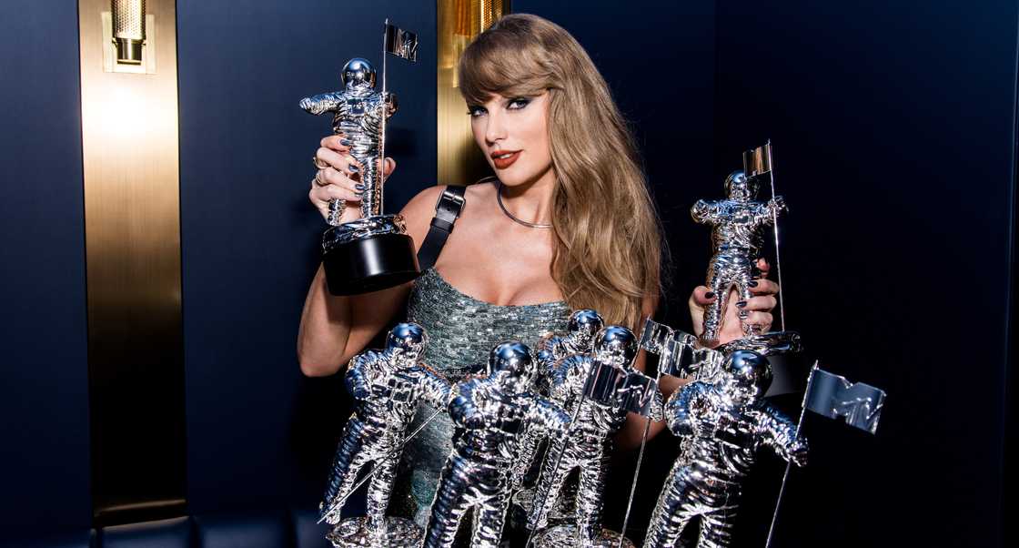 Taylor Swift holds awards at the 2024 MTV Video Music Awards