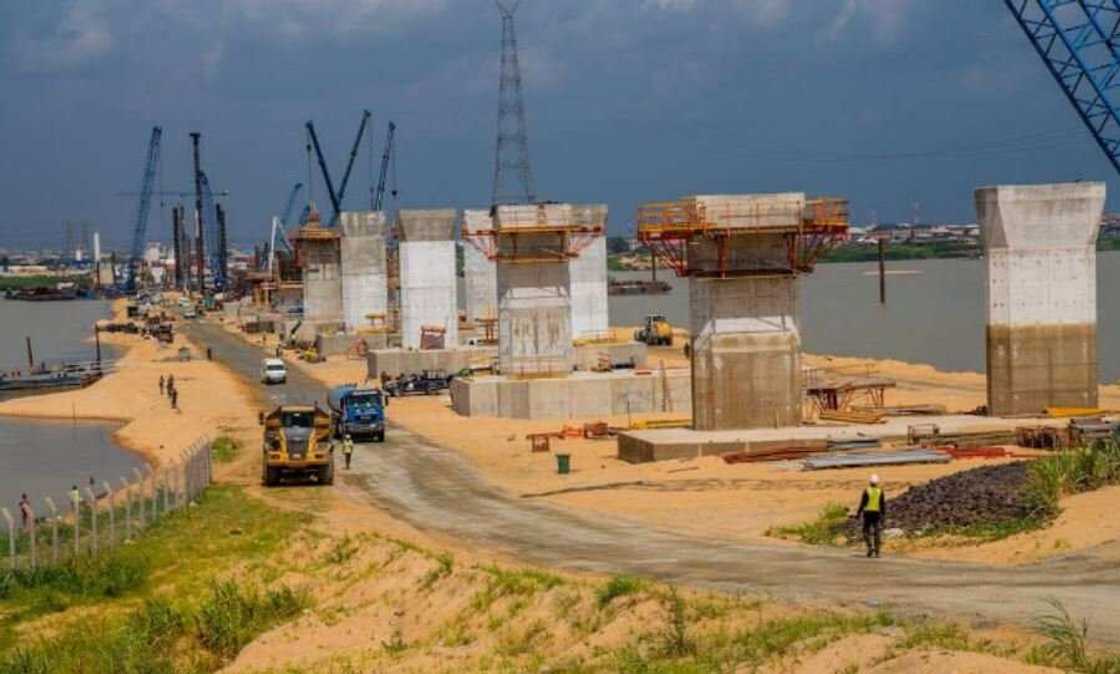 An bayyana muhimman aiyuka 2 da kudin Abacha za su iya kammalawa a Najeriya An bayyana muhimman aiyuka 2 da kudin Abacha za su iya kammalawa a Najeriya