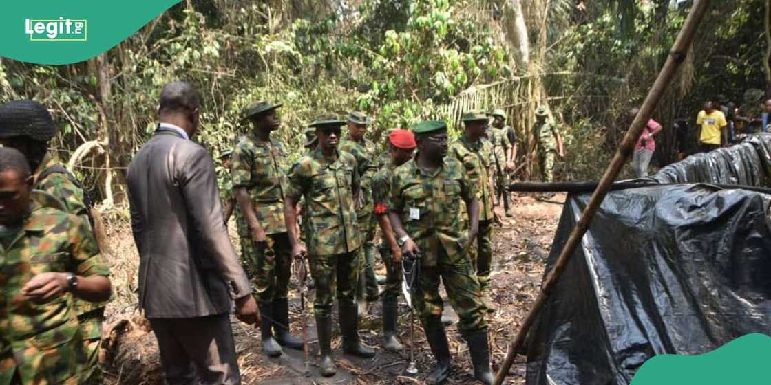 Military at the site of unlawful oil reserve Military at the site of unlawful oil reserve