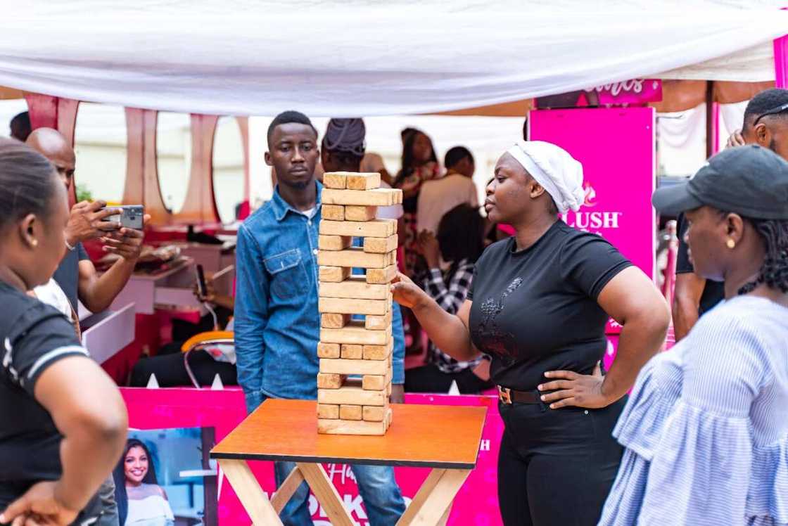 Lush Hair Reaches Out to Over 1000 Women Across Different Industries, #LUSHedAtWork Lush Hair Reaches Out to Over 1000 Women Across Different Industries, #LUSHedAtWork