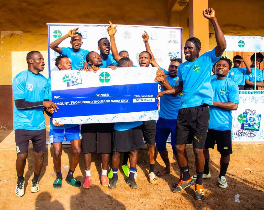 Dettol Cool Makes Waves at Football Turfs across Lagos with a special appearance by Taiwo Awoniyi Dettol Cool Makes Waves at Football Turfs across Lagos with a special appearance by Taiwo Awoniyi