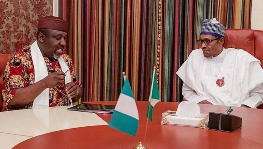 Okorocha ya caccaki APC bayan PDP da Obaseki sun lashe zabe a Edo Okorocha ya caccaki APC bayan PDP da Obaseki sun lashe zabe a Edo