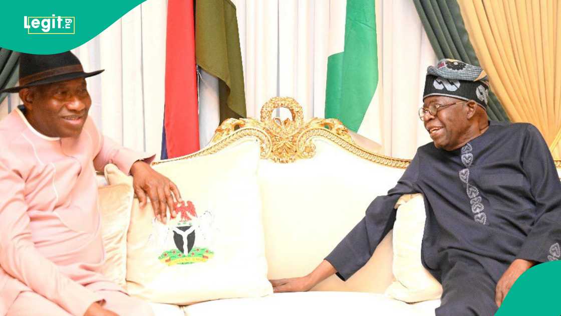 Jonathan da Bola Tinubu.