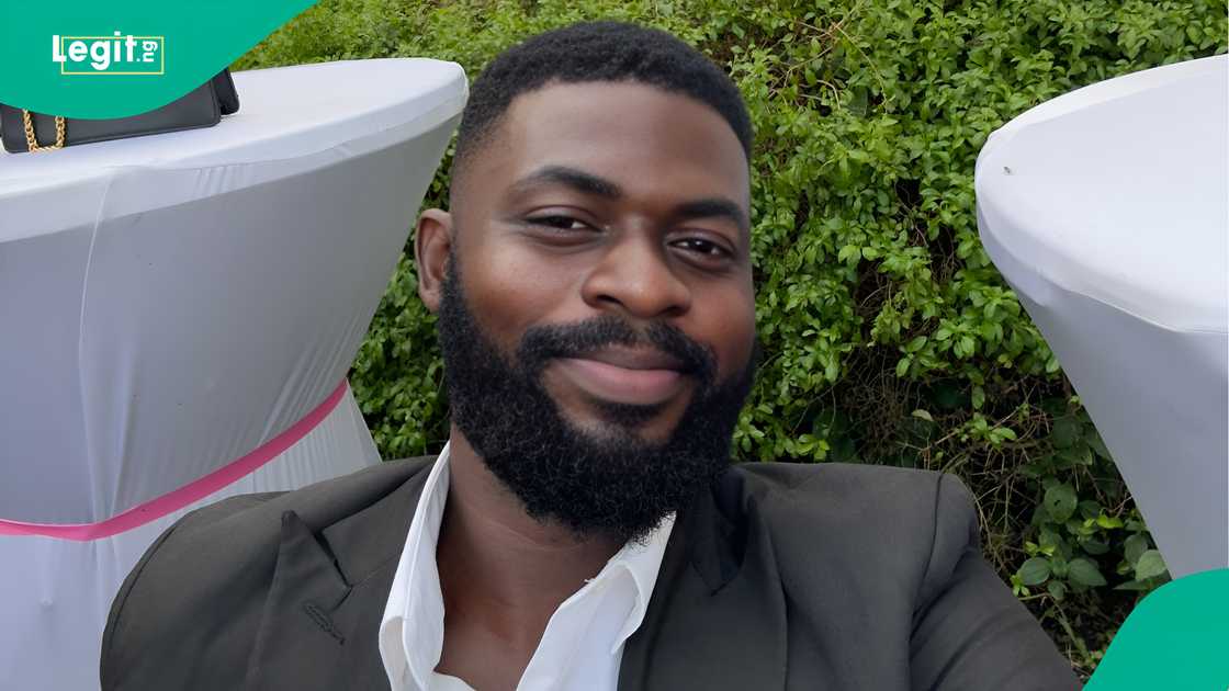 A Nigerian man cries out over bank blackout caused by generator failure.