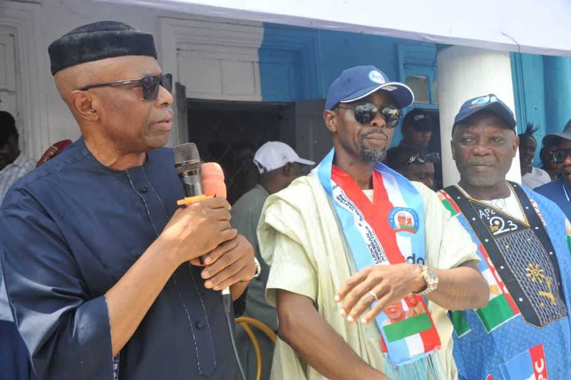 Olusegun Mimiko ya sauya sheka zuwa ADC Olusegun Mimiko ya sauya sheka zuwa ADC