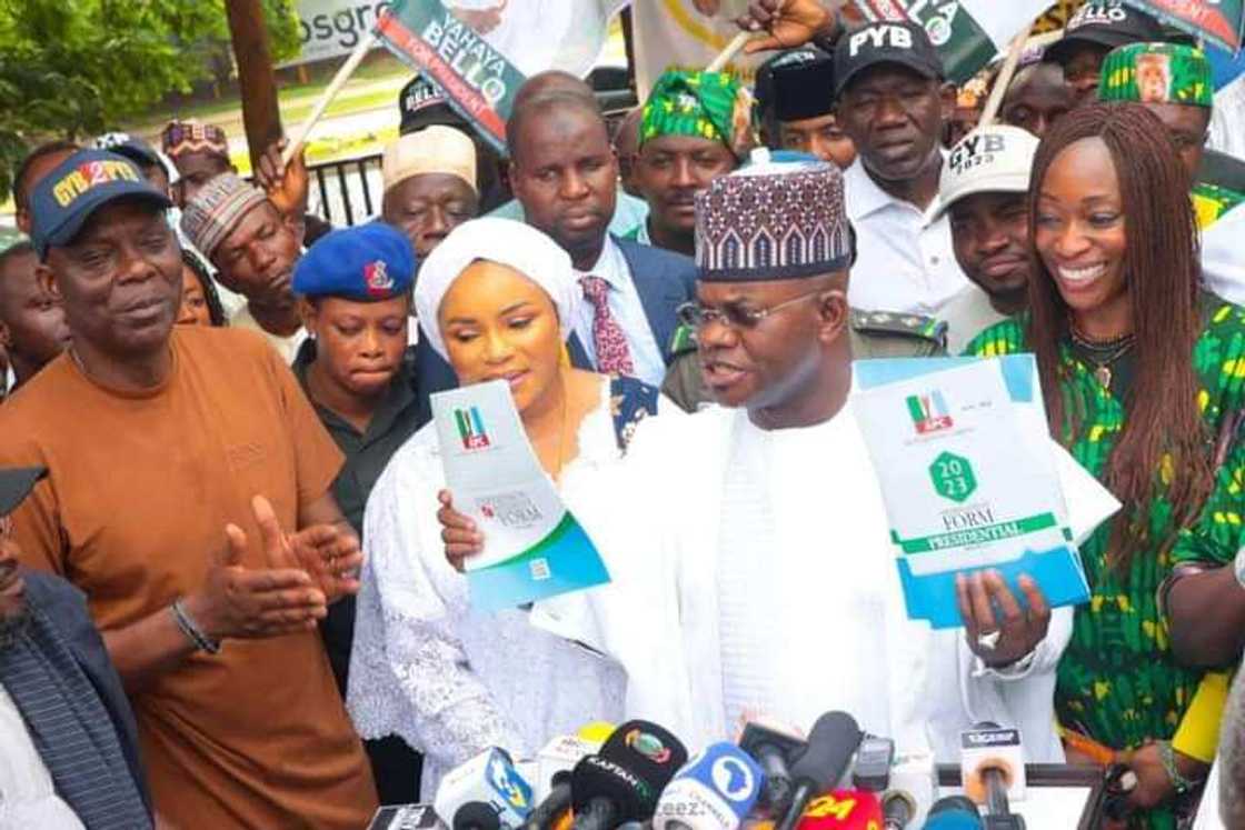 Mutum 23: Sanatoci, Gwamnoni, Ministoci, Fastoci, da suka sayi Fom din APC N100m kawo yau Mutum 23: Sanatoci, Gwamnoni, Ministoci, Fastoci, da suka sayi Fom din APC N100m kawo yau