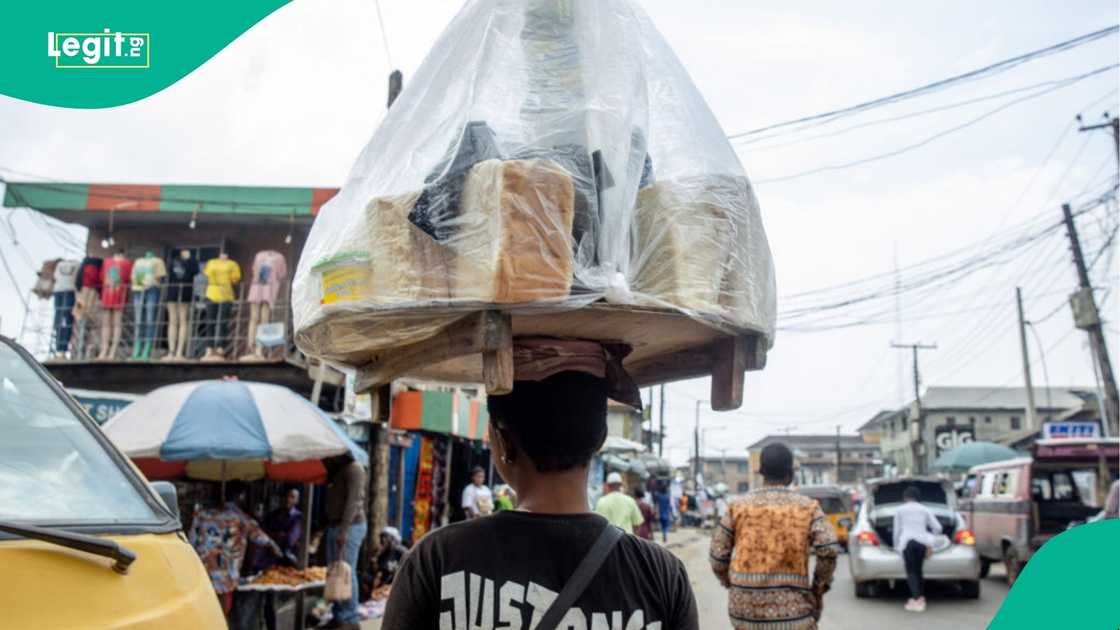 a bread hawker in Nigeria a bread hawker in Nigeria