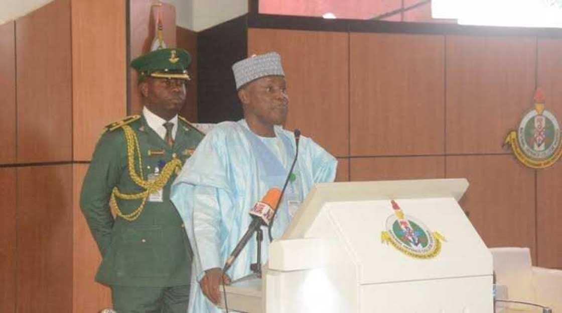 Ministan Tsaro ya kare kalaman Buhari na 'Magana ga 'yan ta'adda da yaren da suke fahimta'