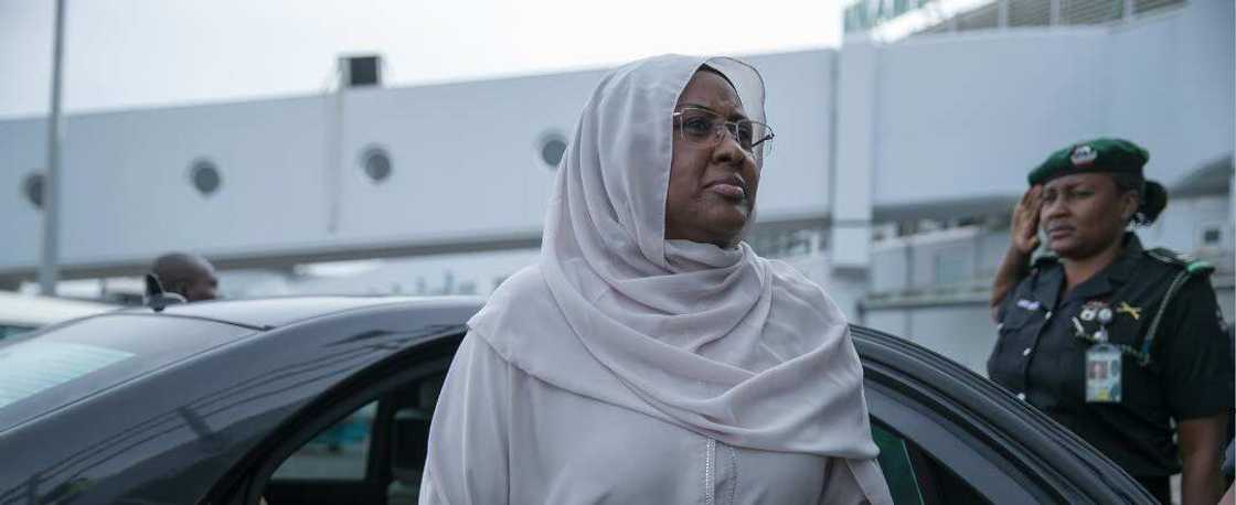 Uwargidar shugaba kasa, Aisha Buhari, ta dawo daga Dubai Uwargidar shugaba kasa, Aisha Buhari, ta dawo daga Dubai
