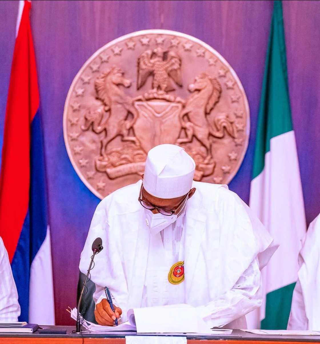 ‘Deliver on targets or get sanctioned’ - Buhari warns revenue generating agencies