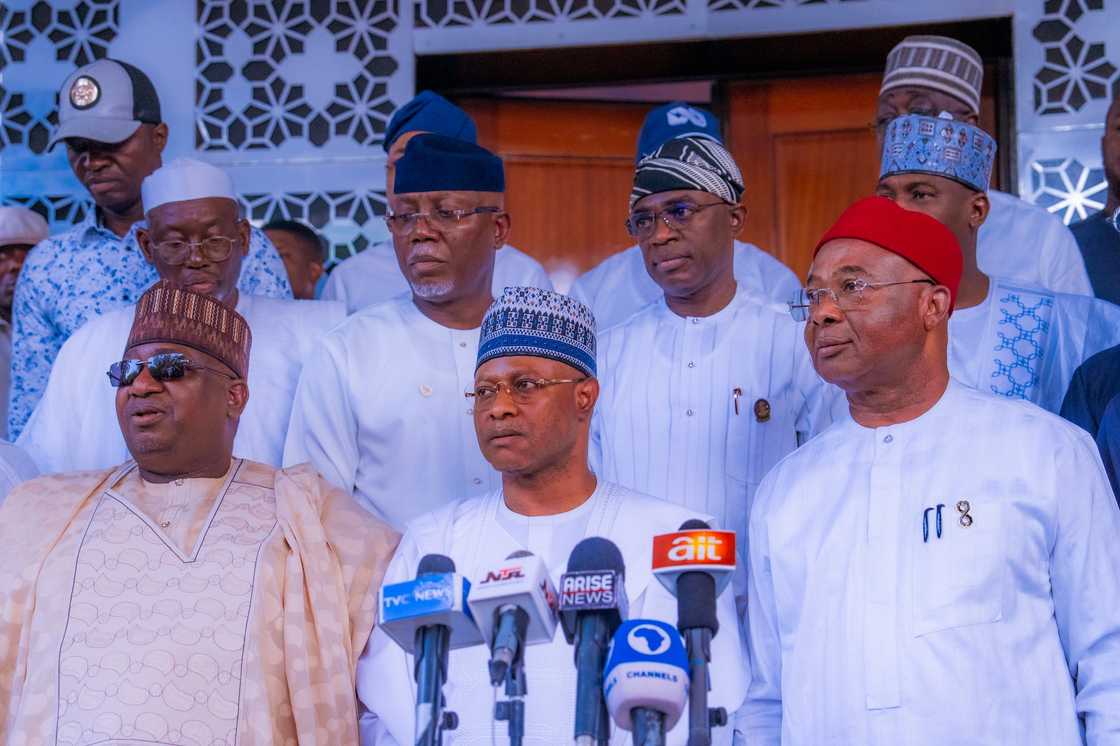 An samu tsagin gwamnonin APC da suka ki amincewa da shugabancin Gwamna Hope Uzodimma. An samu tsagin gwamnonin APC da suka ki amincewa da shugabancin Gwamna Hope Uzodimma.