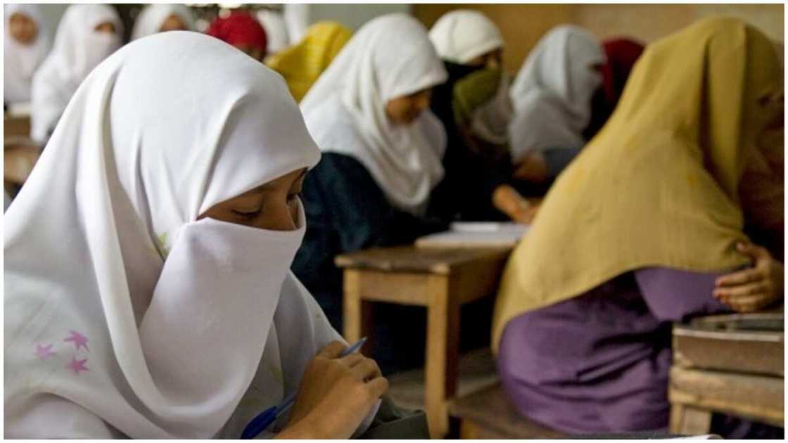 Muslim Student Free to Wear Hijab, Kwara Government Tells Schools Muslim Student Free to Wear Hijab, Kwara Government Tells Schools