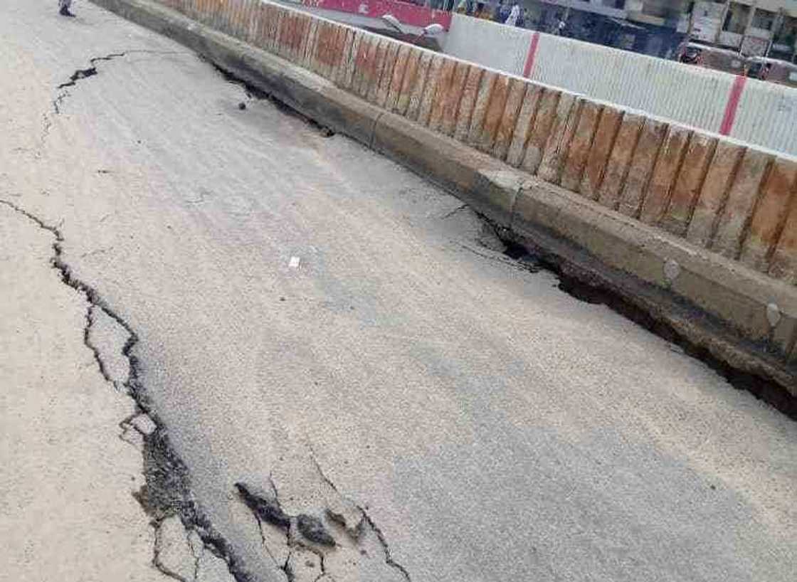 Gadar miliyan N700 da Kwankwaso ya gina a Kano ta tsage Gadar miliyan N700 da Kwankwaso ya gina a Kano ta tsage