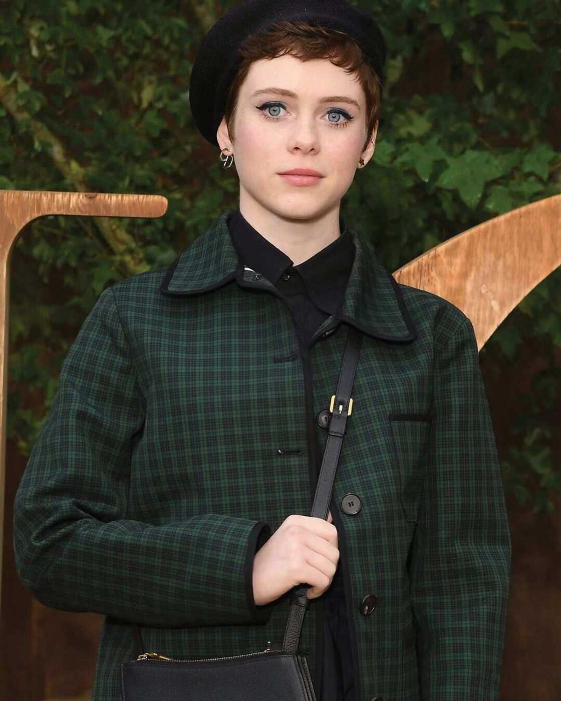 sophia lillis hot