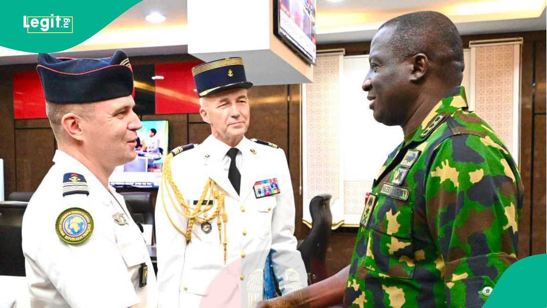 Sojojin Faransa da shugaban sojojin Najeriya