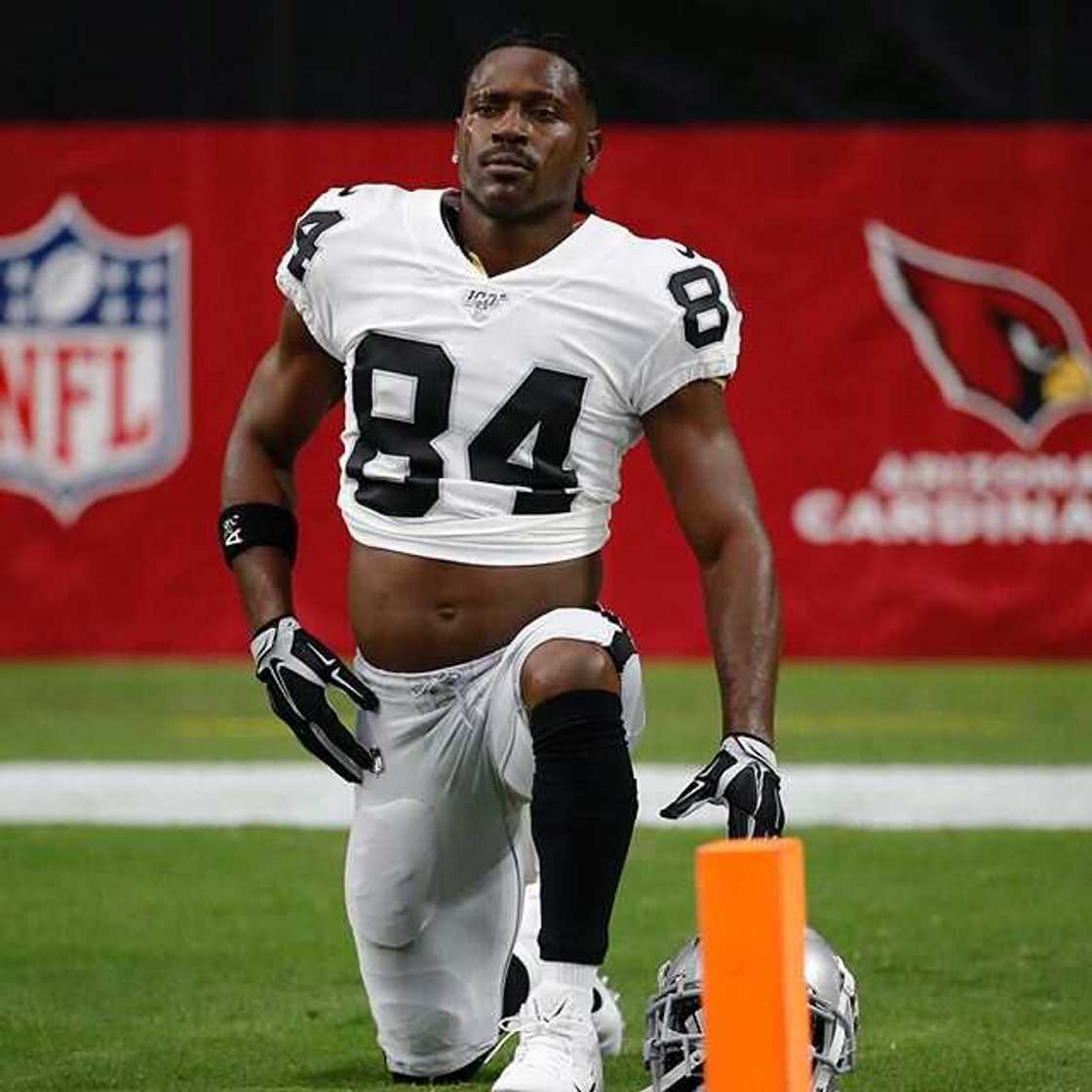 Antonio Brown height Antonio Brown height