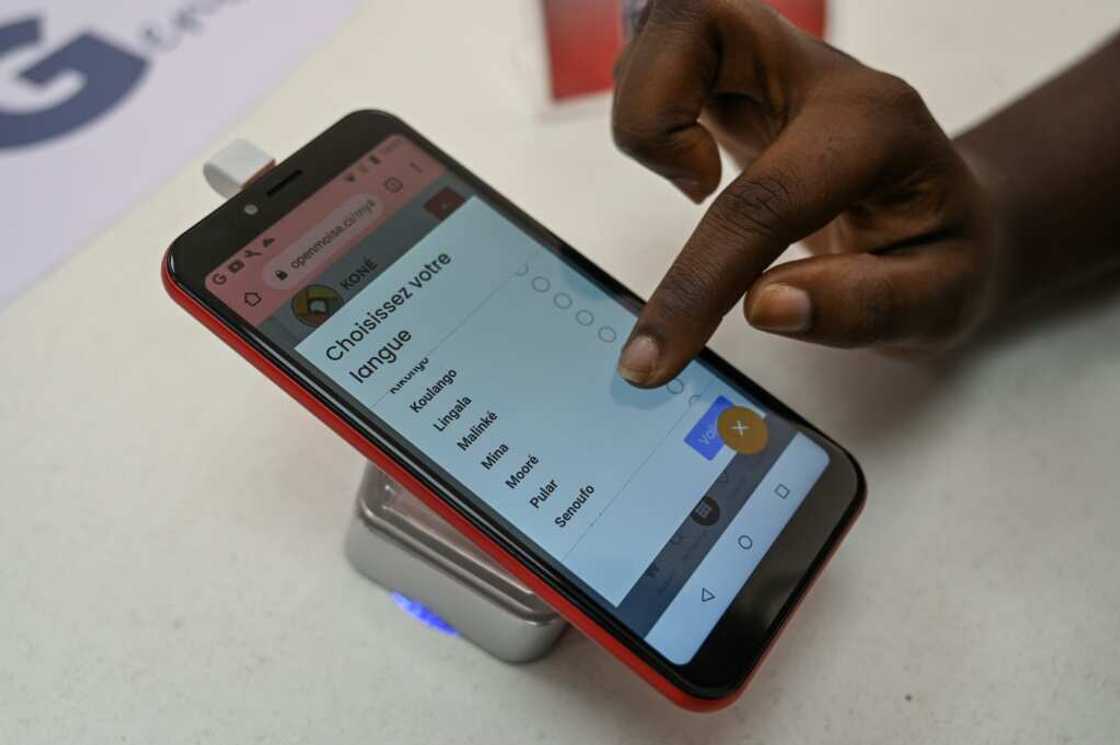 The Ivorian-made 'Superphone' can be operated with voice commands in 50 African language