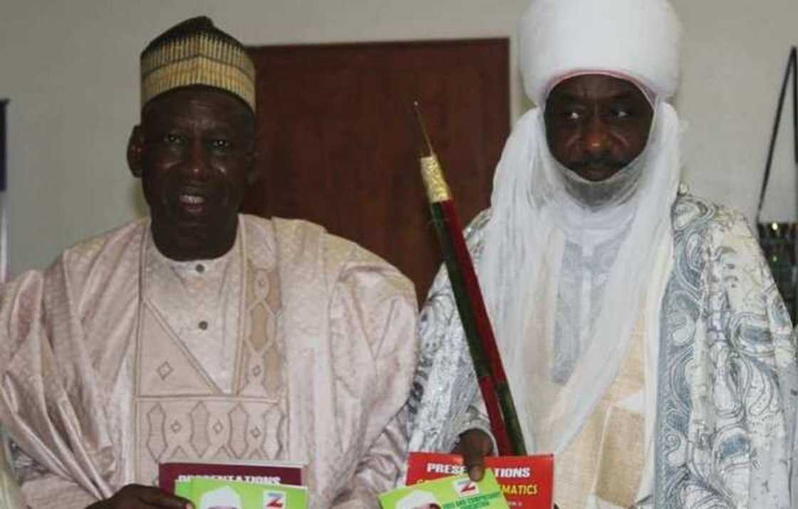 Buhari ya goyi bayan sulhu tsakanin Ganduje da Sarki Sanusi II Buhari ya goyi bayan sulhu tsakanin Ganduje da Sarki Sanusi II