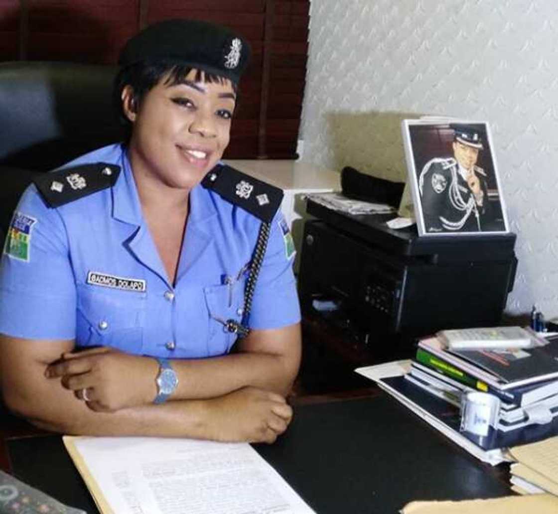 Babu dansandan dake da ikon bincikar wayoyinku – hukumar Yansanda ga yan Najeriya Babu dansandan dake da ikon bincikar wayoyinku – hukumar Yansanda ga yan Najeriya