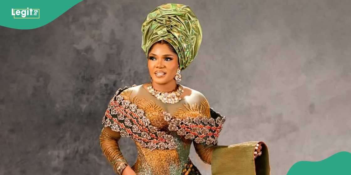 Fans pray for Iyabo Ojo Fans pray for Iyabo Ojo