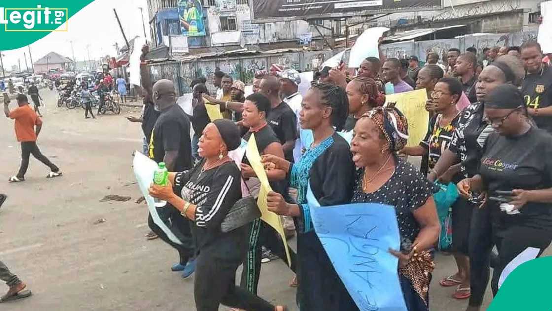 Chairman of the Hausa Community in Rivers State, Musa Saidu, confirms that four northern traders are killed during the Oil Mill Market protest. Chairman of the Hausa Community in Rivers State, Musa Saidu, confirms that four northern traders are killed during the Oil Mill Market protest.