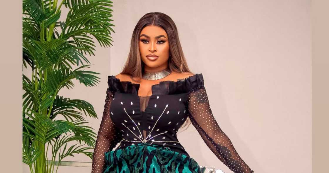 Sarah Martins lay curses on movie editor over her project. Sarah Martins lay curses on movie editor over her project.