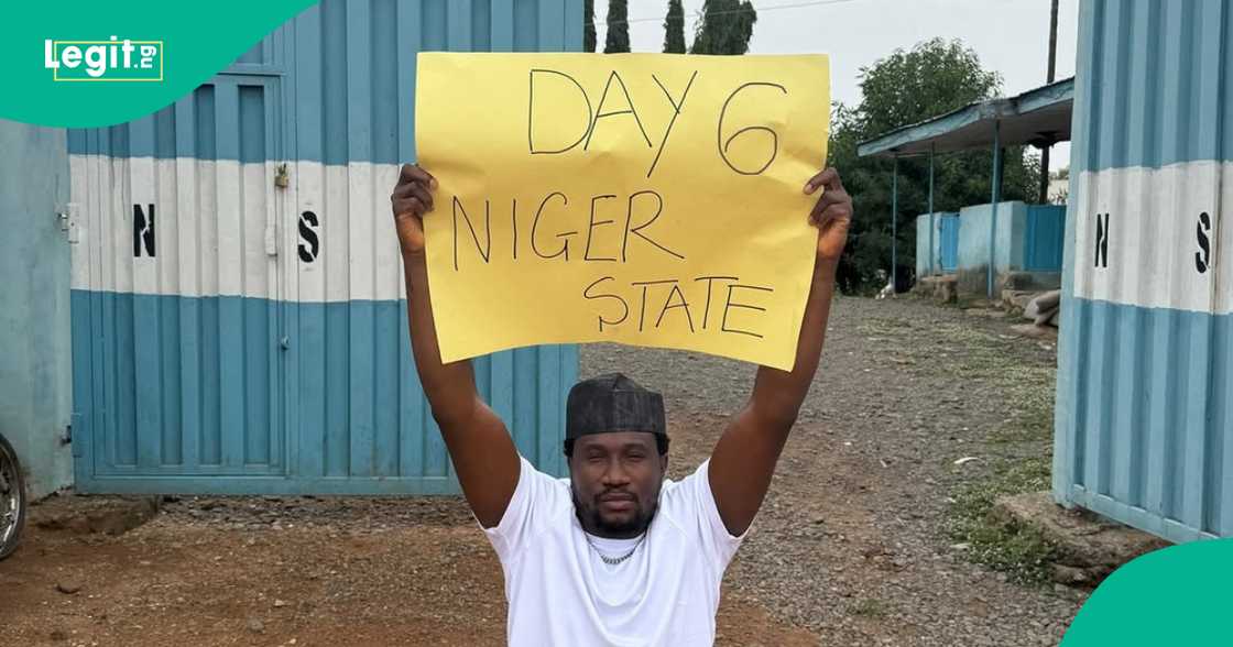 Nasboi showed off a posted indicating that he was on day 6 of his tour across Nigeria to meet with Davido. Nasboi showed off a posted indicating that he was on day 6 of his tour across Nigeria to meet with Davido.