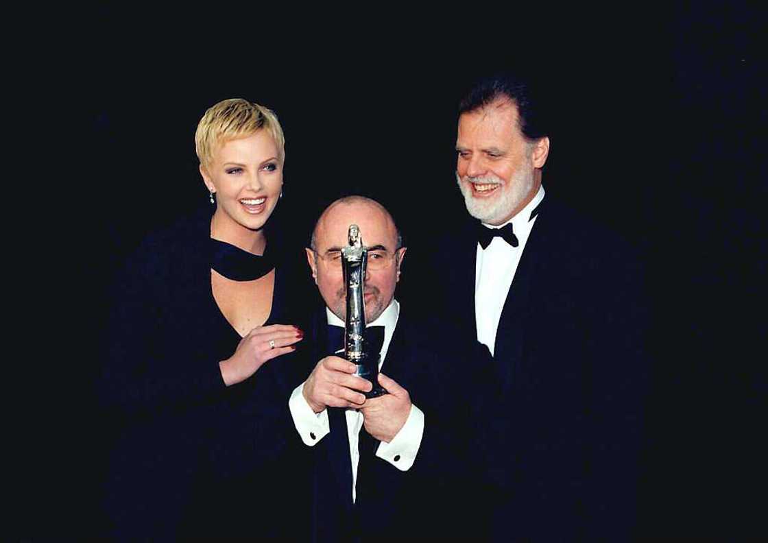 Biographie de Charlize Theron: filmographie, photos, couple Biographie de Charlize Theron: filmographie, photos, couple