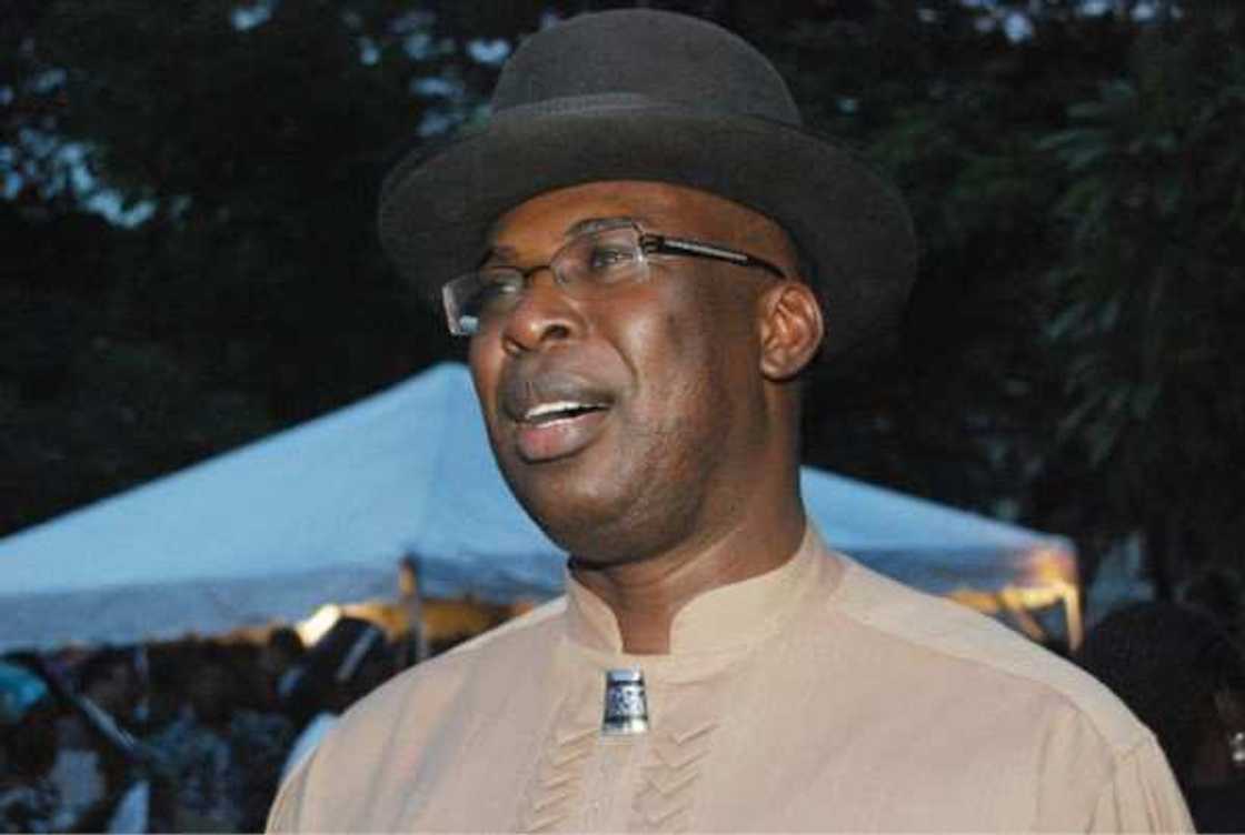 Ministan Buhari ya bai wa wadanda masallaci ya murkushe kyautar N5m a Yobe Ministan Buhari ya bai wa wadanda masallaci ya murkushe kyautar N5m a Yobe