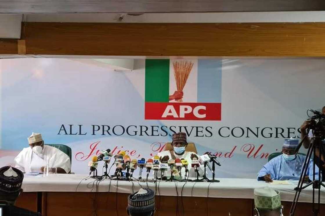 After Governor Umahi's defection, APC dissolves Ebonyi state executive committee, appoints caretaker committee After Governor Umahi's defection, APC dissolves Ebonyi state executive committee, appoints caretaker committee