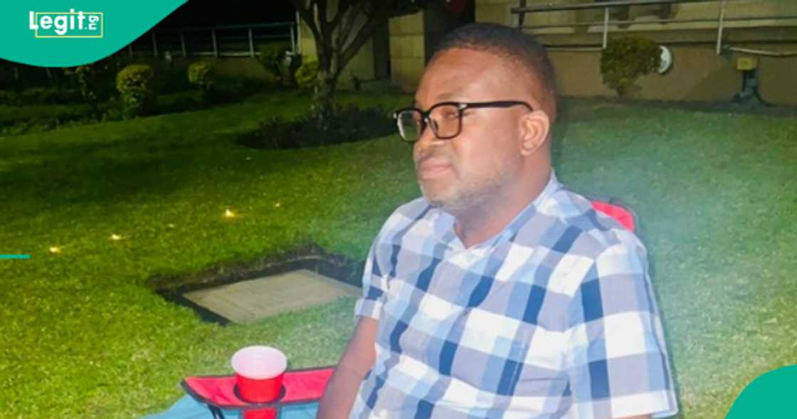 Nine-year-old girl accuses her two-year-old brother, bans him from entering her room. Nine-year-old girl accuses her two-year-old brother, bans him from entering her room.