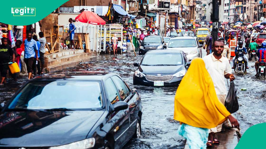Heavy rainfall in Lagos leads to severe flooding Heavy rainfall in Lagos leads to severe flooding