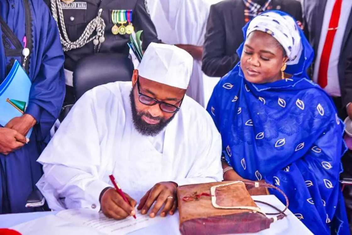 Gwamnan Niger zai ba mata mukamai a gwamnatinsa Gwamnan Niger zai ba mata mukamai a gwamnatinsa