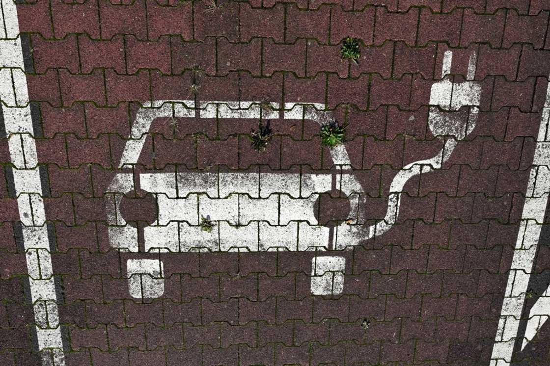 European carmakers would like to be able to sell hybrid vehicles after 2035 European carmakers would like to be able to sell hybrid vehicles after 2035