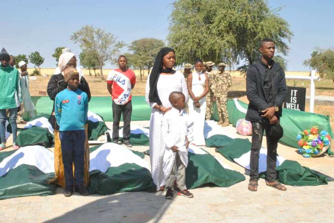 An gudanar da jana'izar sojoji 23 da aka kashe a Metele (Hotuna)