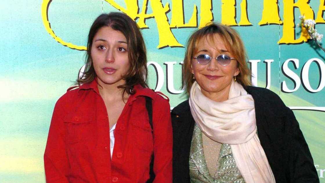 Margot Clavier: Qui est la fille unique de Christian Clavier? Biographie, Photos, Vidéos Margot Clavier: Qui est la fille unique de Christian Clavier? Biographie, Photos, Vidéos